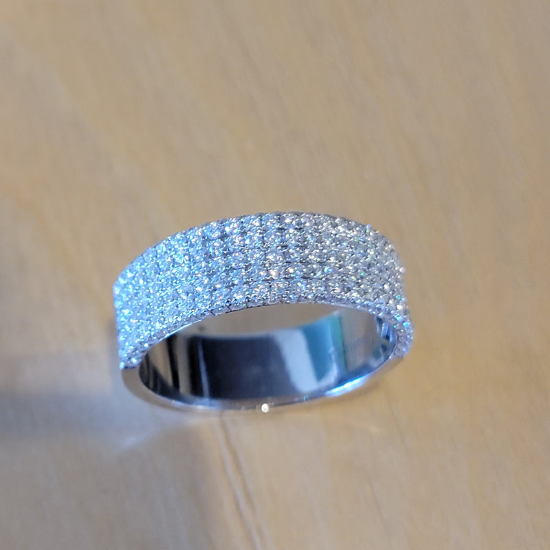 18k White Gold VS Diamonds Iced Band Ring